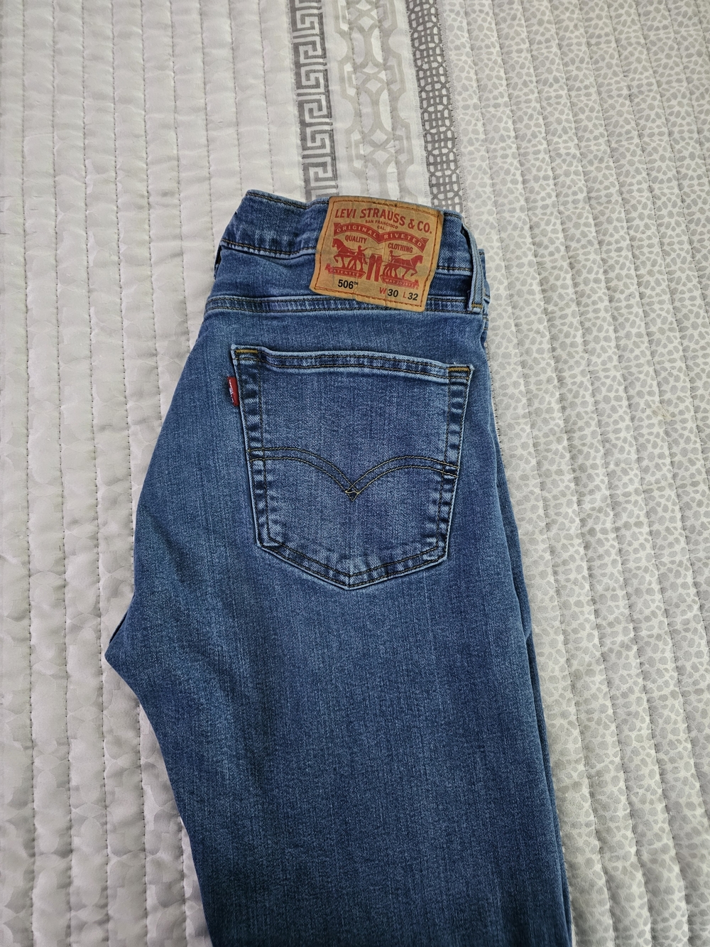 Levi's Men's Red Tag Slim Jeans in Medium Blue Denim